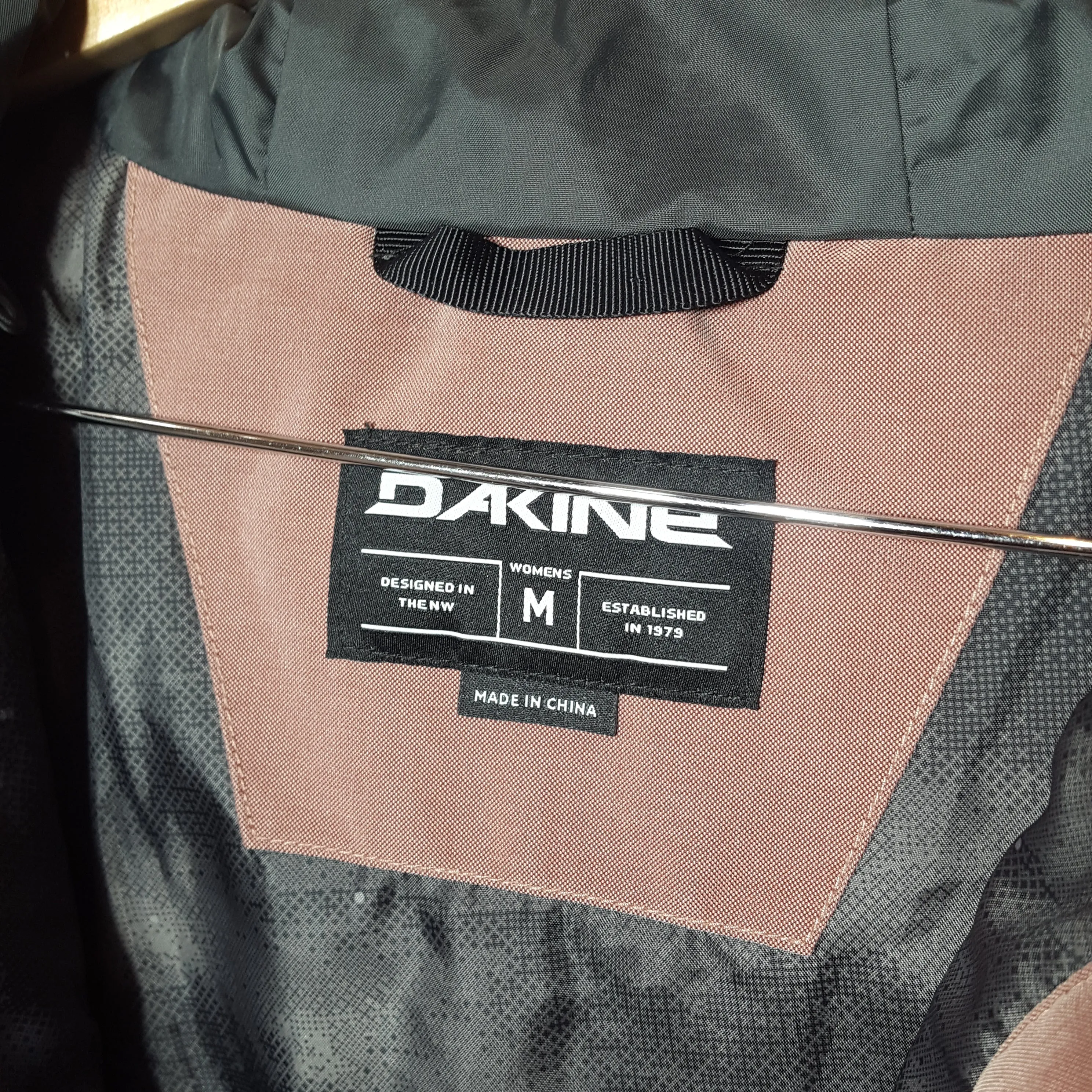 Dakine Womens Winter Jacket - Size Medium - Pre-owned - 8BPLU1