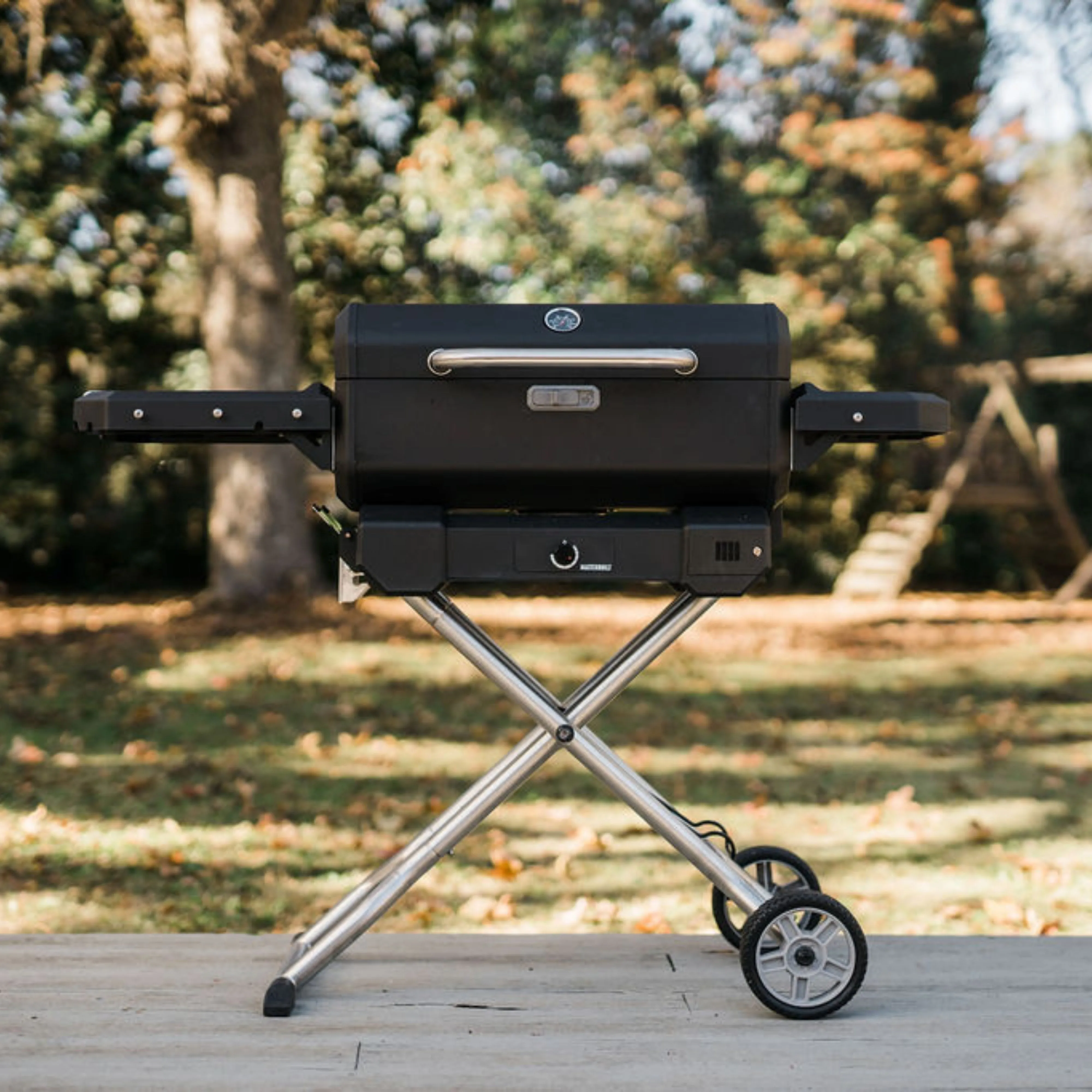 Portable houtskool Grill met onderstel