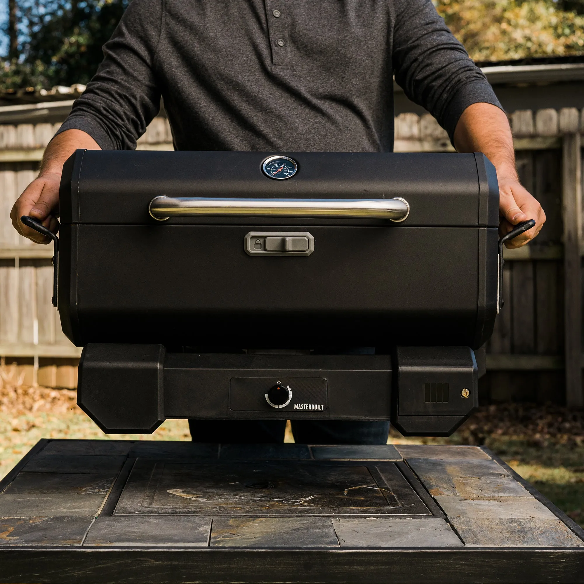Portable houtskool Grill met onderstel