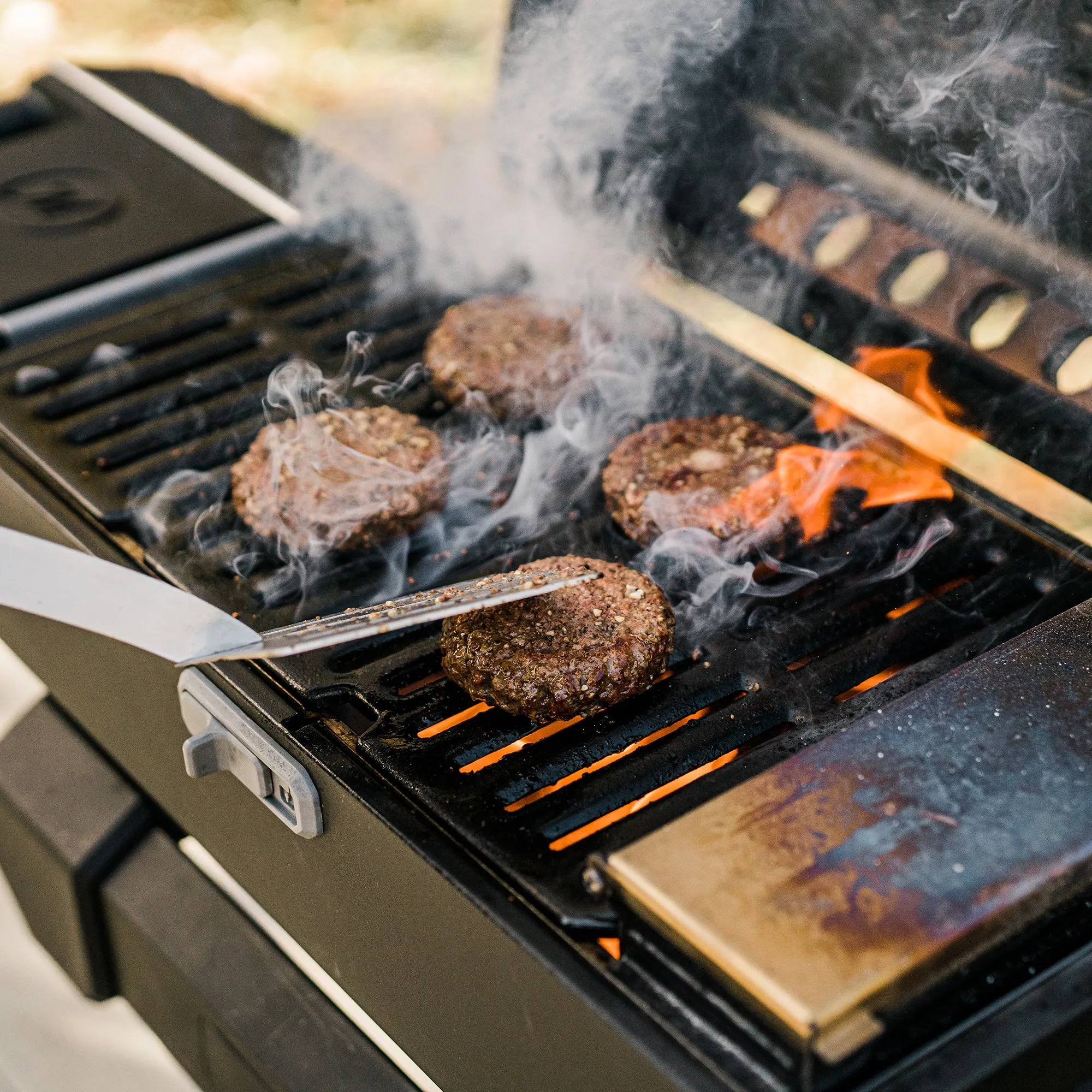 Portable houtskool Grill met onderstel